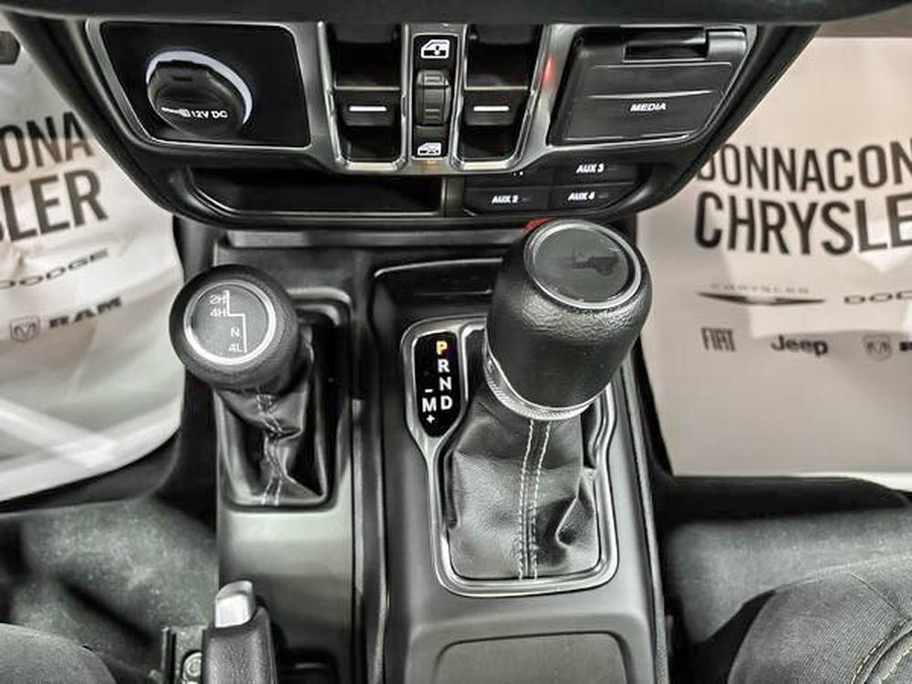 Jeep Wrangler Unlimited SPORT S 2 toits 2024 à vendre à Shawinigan - 21