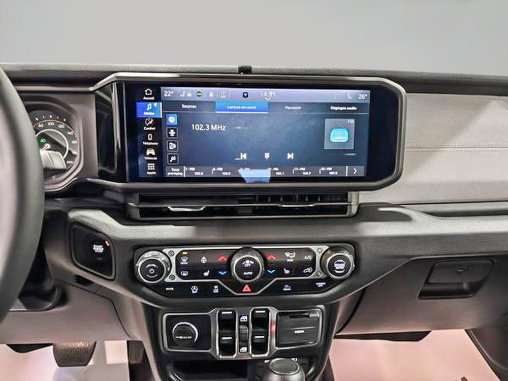 Jeep Wrangler Unlimited SPORT S 2 toits 2024 à vendre à Shawinigan - 17