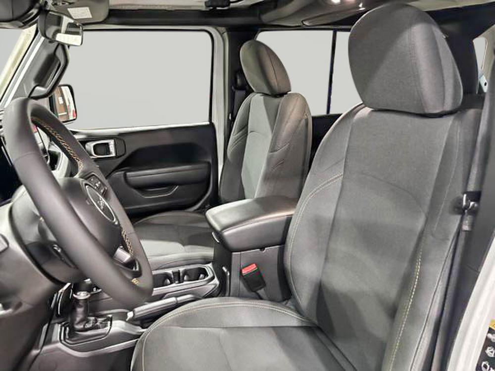Jeep Wrangler Unlimited SPORT S 2 toits 2024 à vendre à Shawinigan - 13