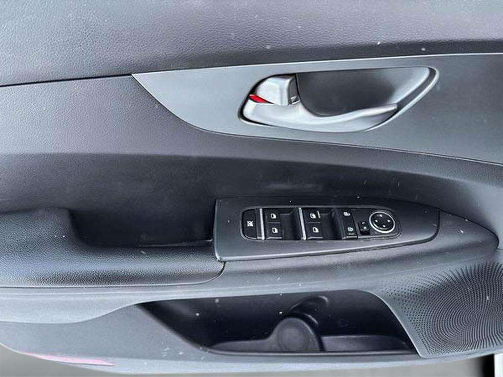 Kia Forte LX 2021 d’occasion à vendre - 11
