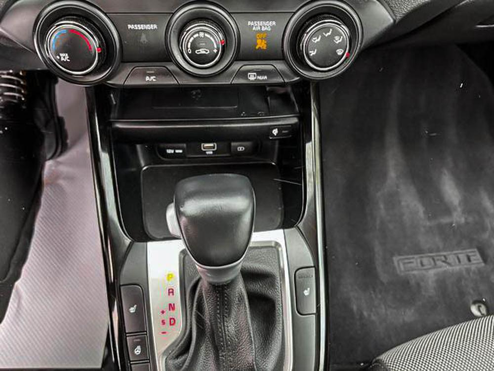 Kia Forte5 EX 2020 d’occasion à vendre - 27