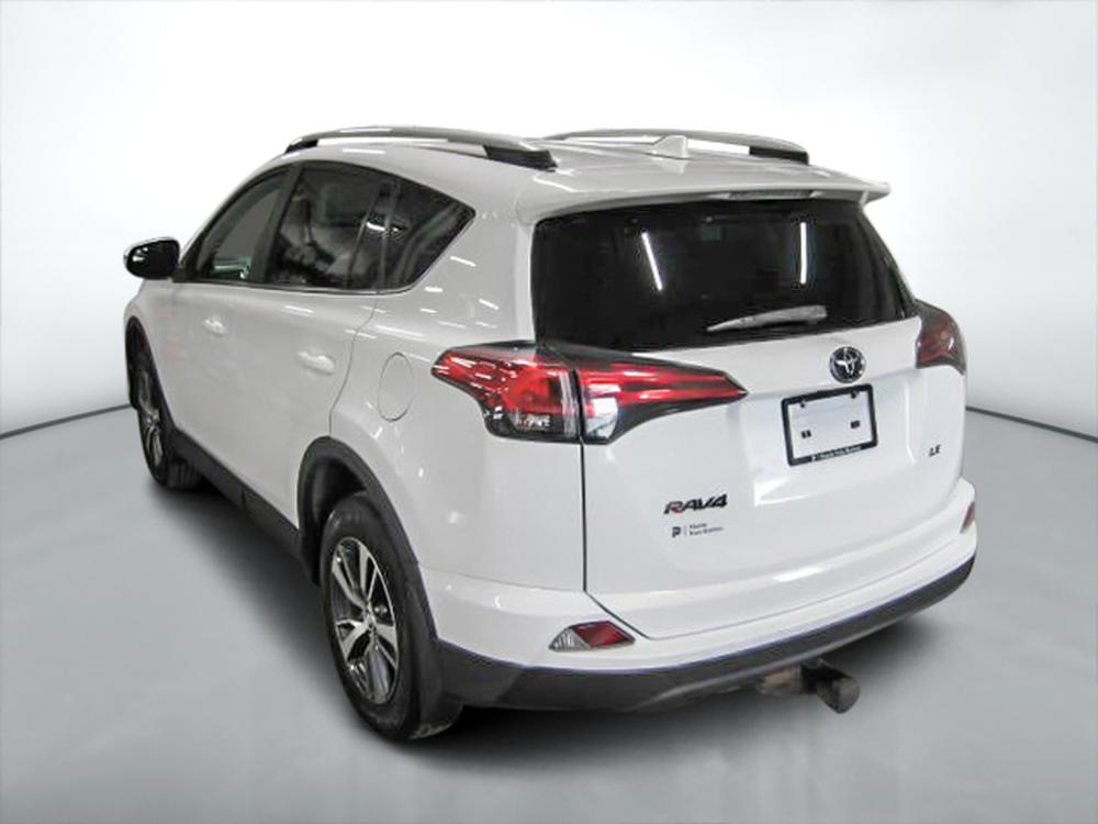 Toyota RAV4 LE 2018 d’occasion à vendre - 17