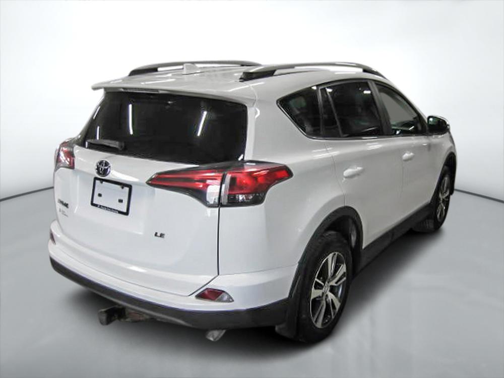 Toyota RAV4 LE 2018 d’occasion à vendre - 18
