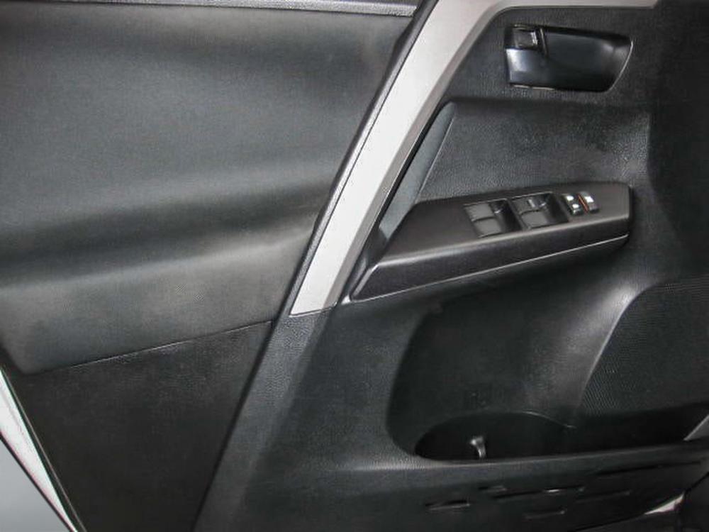 Toyota RAV4 LE 2018 d’occasion à vendre - 22