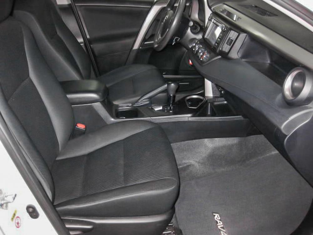 Toyota RAV4 LE 2018 d’occasion à vendre - 38