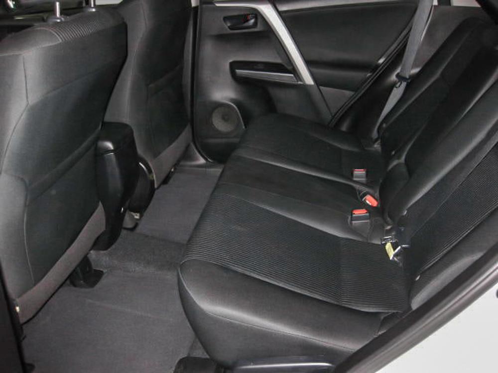 Toyota RAV4 LE 2018 d’occasion à vendre - 26