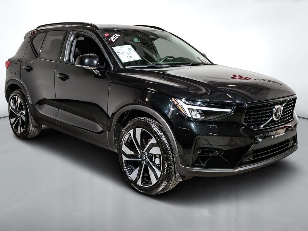 Volvo XC40 B5 PLUS AWD // DARK THEME