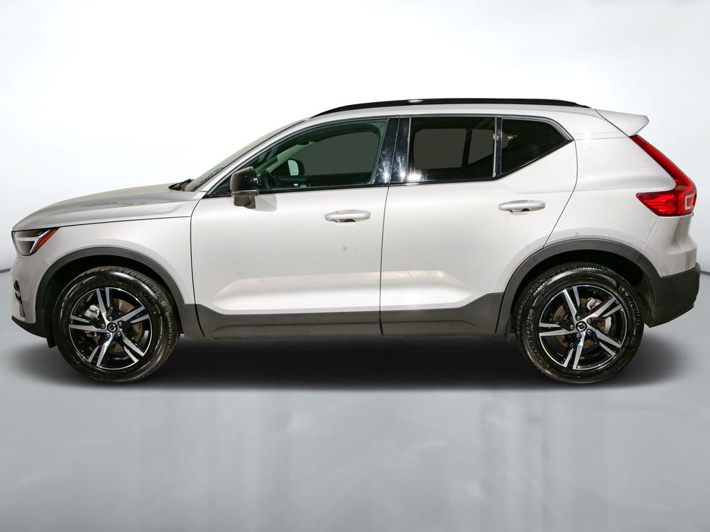 Volvo XC40 B5 CORE // AWD // DARK THEME 2024 d’occasion à vendre - 7