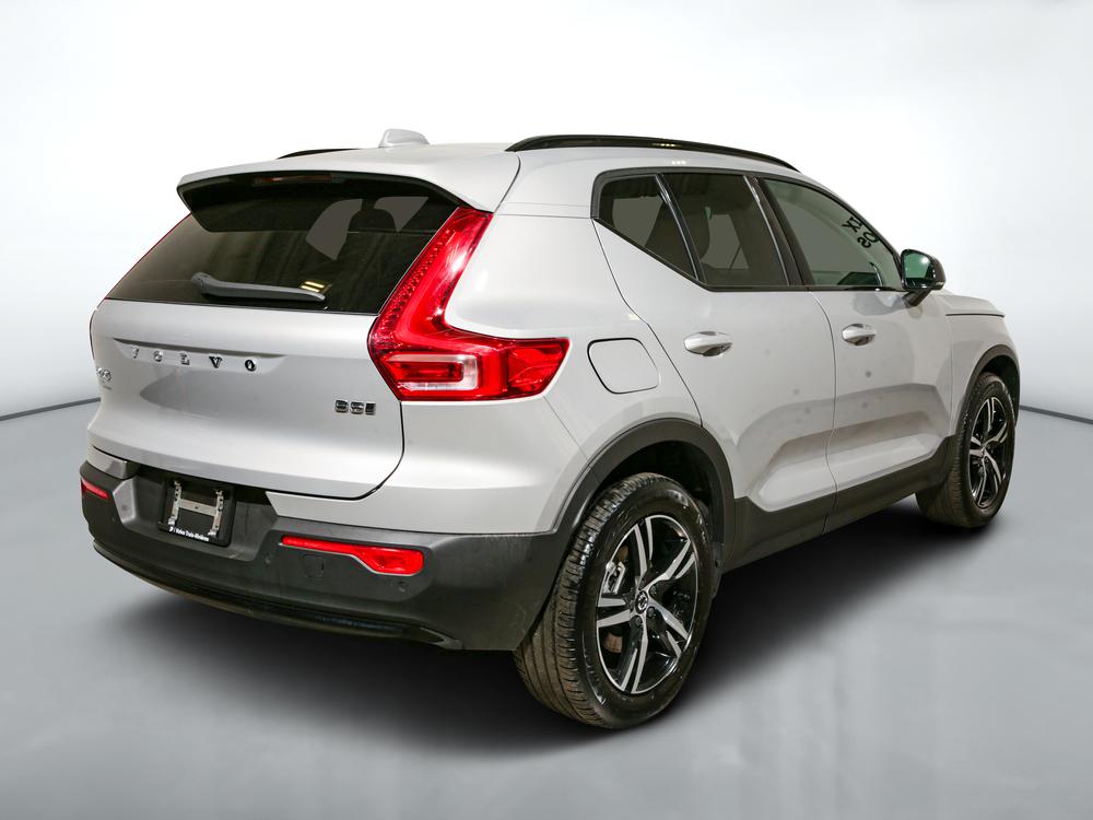 Volvo XC40 B5 CORE // AWD // DARK THEME 2024 d’occasion à vendre - 3