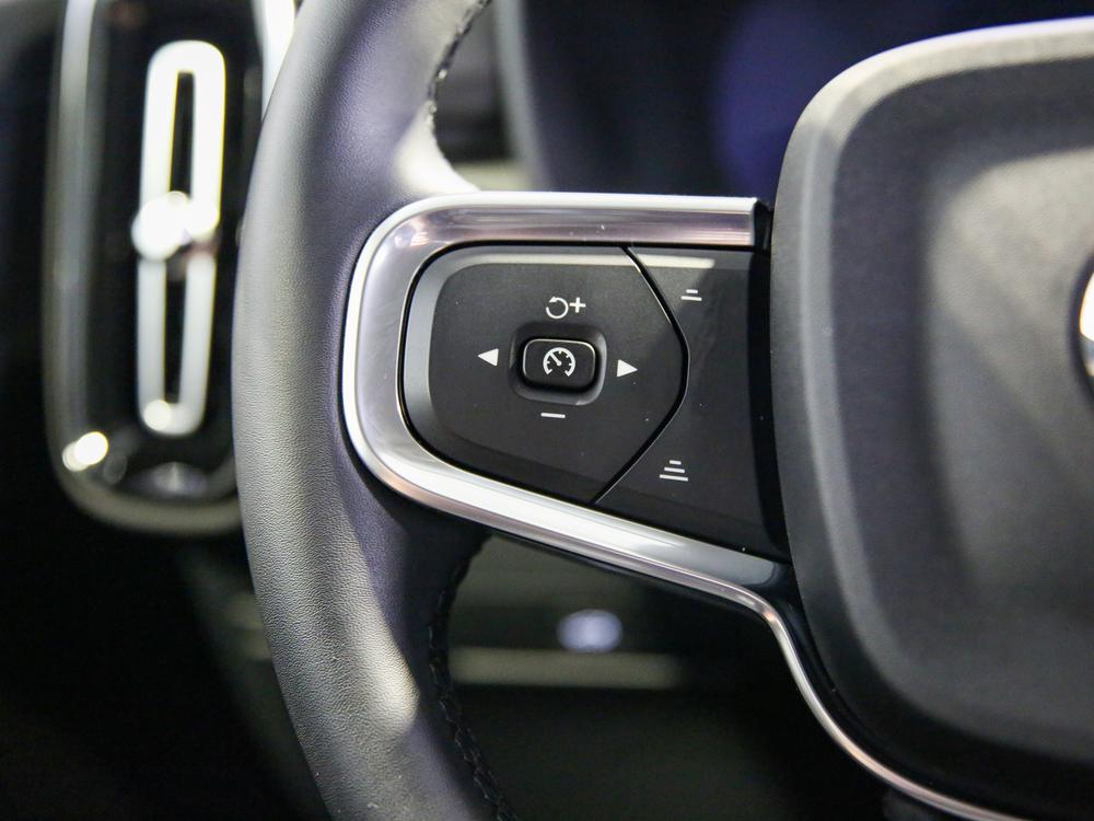 Volvo XC40 B5 CORE // AWD // DARK THEME 2024 d’occasion à vendre - 19