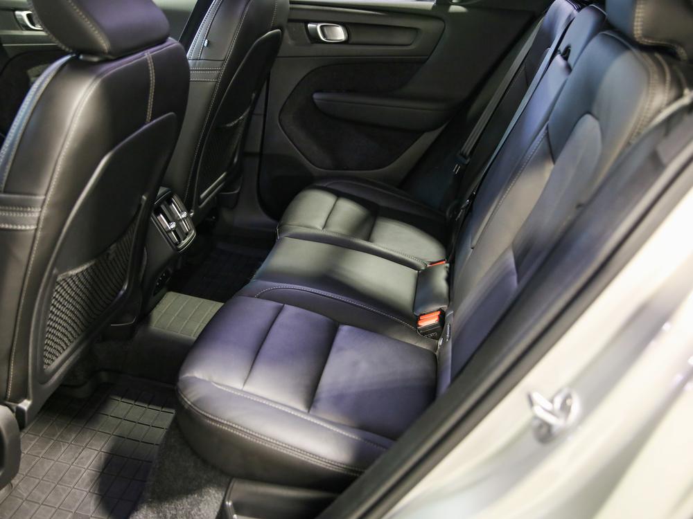 Volvo XC40 B5 CORE // AWD // DARK THEME 2024 d’occasion à vendre - 31
