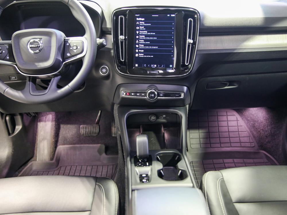 Volvo XC40 B5 CORE // AWD // DARK THEME 2024 d’occasion à vendre - 24