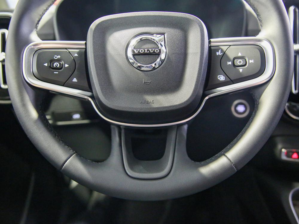 Volvo XC40 B5 CORE // AWD // DARK THEME 2024 d’occasion à vendre - 18