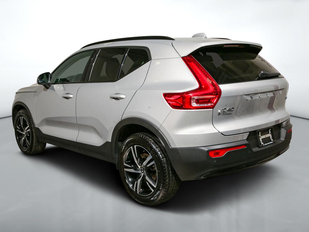 Volvo XC40 B5 CORE // AWD // DARK THEME 2024 d’occasion à vendre - 6
