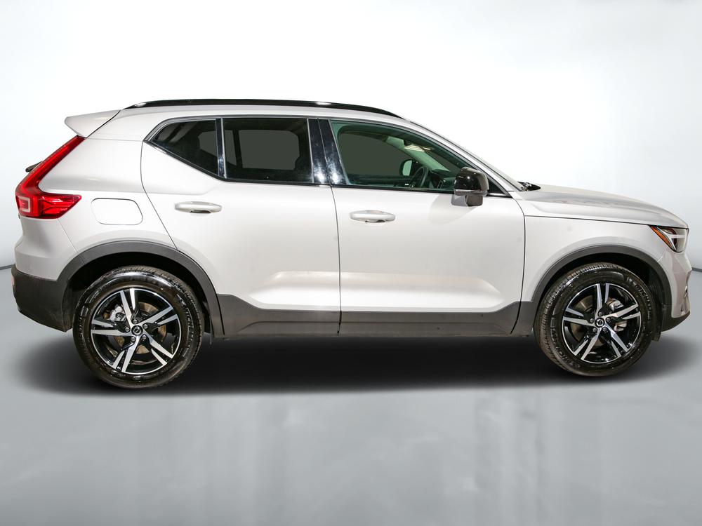 Volvo XC40 B5 CORE // AWD // DARK THEME 2024 d’occasion à vendre - 2