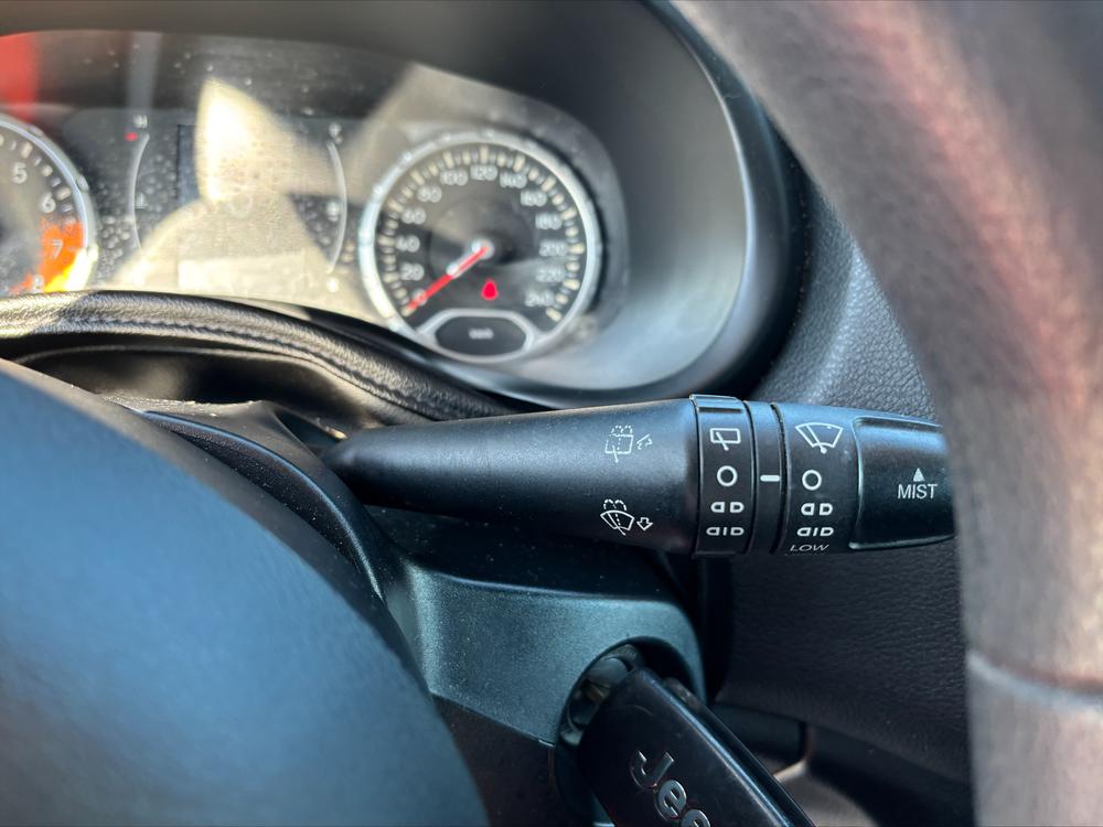 Jeep Renegade SPORT 2015 d’occasion à vendre - 22