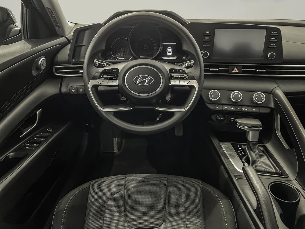 Hyundai Elantra Essential 2022 d’occasion à vendre - 11
