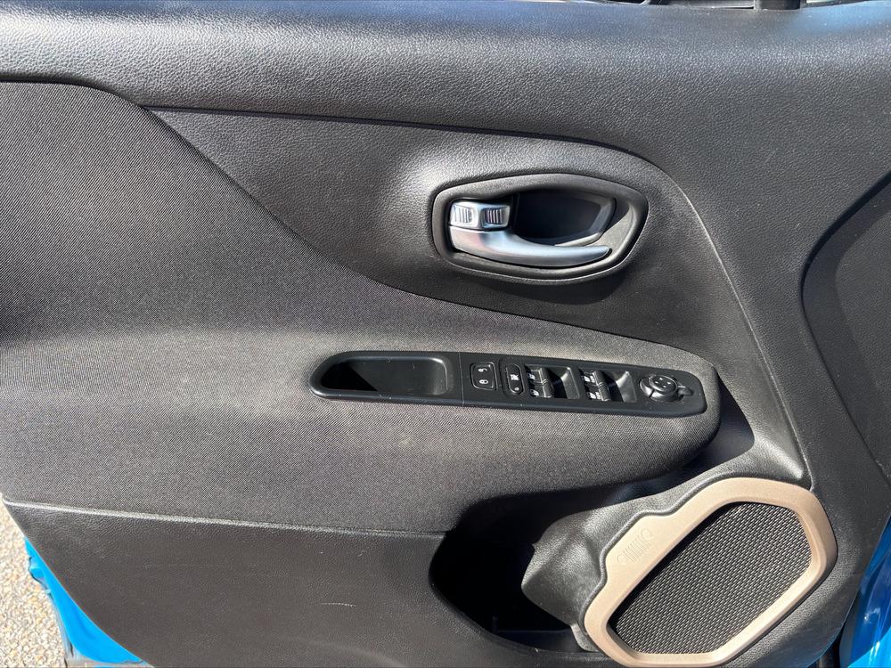 Jeep Renegade SPORT 2015 d’occasion à vendre - 11