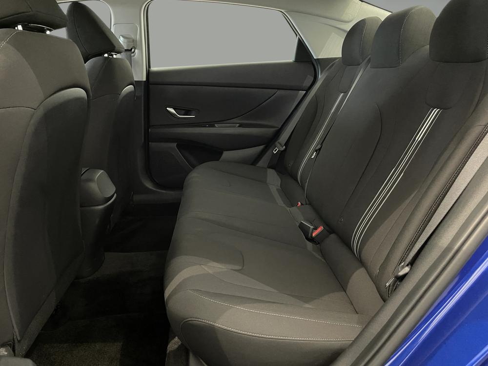Hyundai Elantra Preferred 2022 d’occasion à vendre - 13