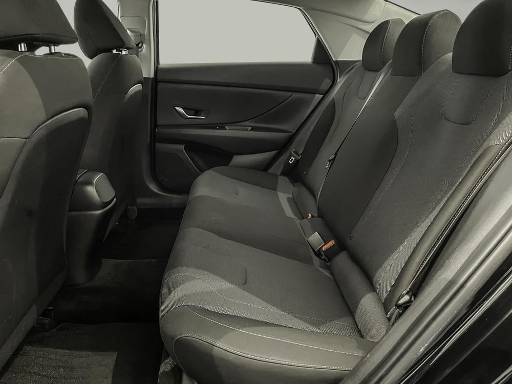 Hyundai Elantra Essential 2022 d’occasion à vendre - 28