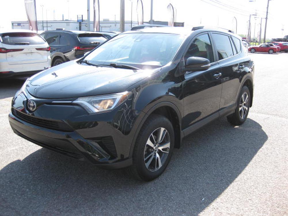 Toyota RAV4 LE 2018 d’occasion à vendre - 2