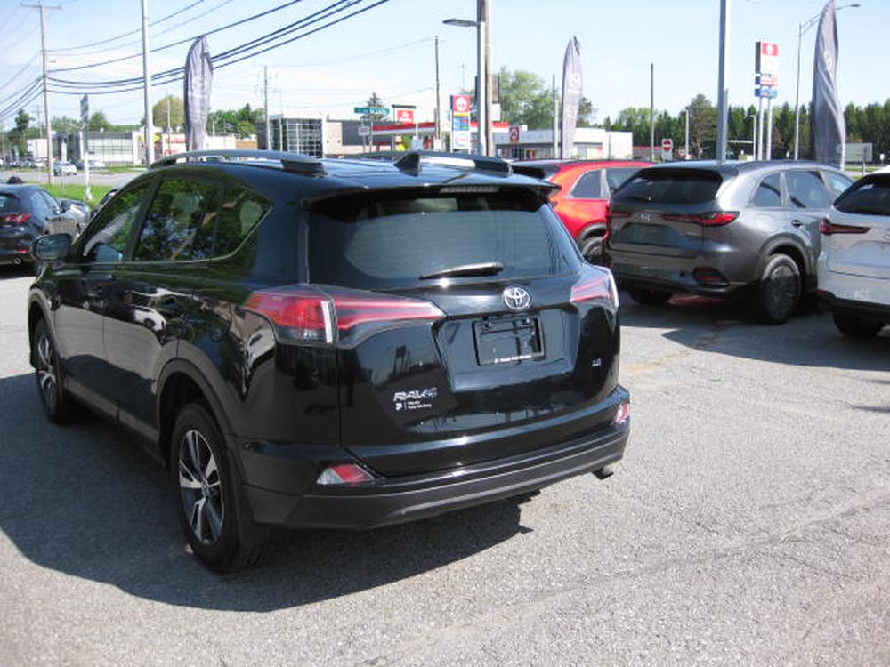 Toyota RAV4 LE 2018 d’occasion à vendre - 4
