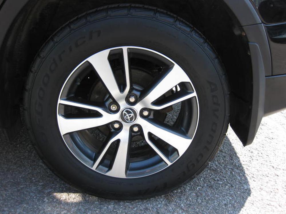Toyota RAV4 LE 2018 d’occasion à vendre - 8