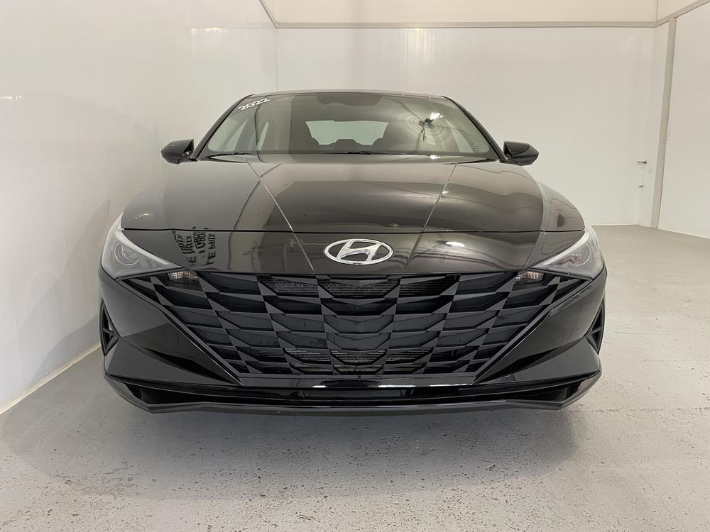 Hyundai Elantra Essential 2022 d’occasion à vendre - 2