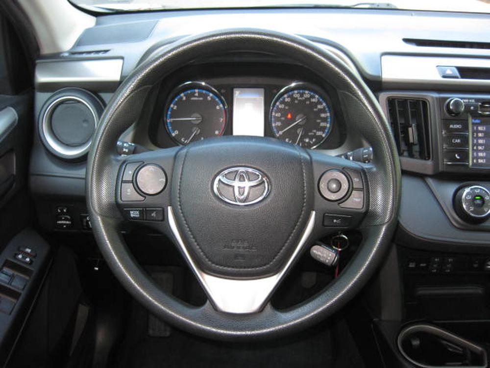 Toyota RAV4 LE 2018 d’occasion à vendre - 14