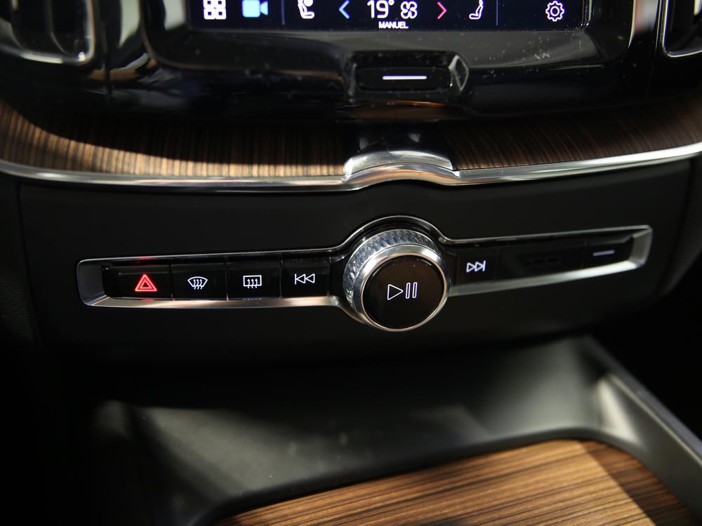 Volvo XC60 B5 PLUS AWD // DARK THEME 2024 d’occasion à vendre - 28