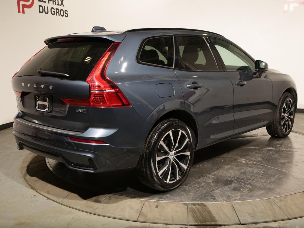 Volvo XC60 B5 PLUS AWD // DARK THEME 2024 d’occasion à vendre - 3