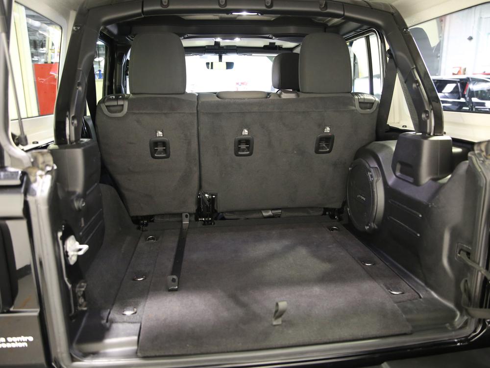 Jeep Wrangler Sahara 2023 d’occasion à vendre - 31
