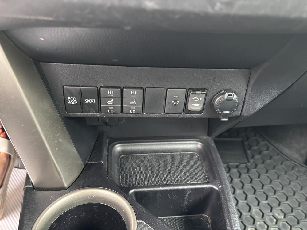 Toyota RAV4 LE 2015 d’occasion à vendre - 26