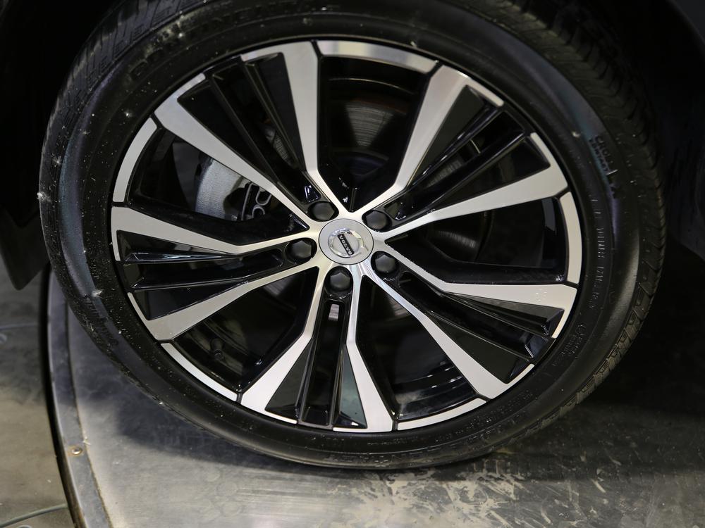 Volvo XC60 B5 PLUS AWD // DARK THEME 2024 d’occasion à vendre - 12