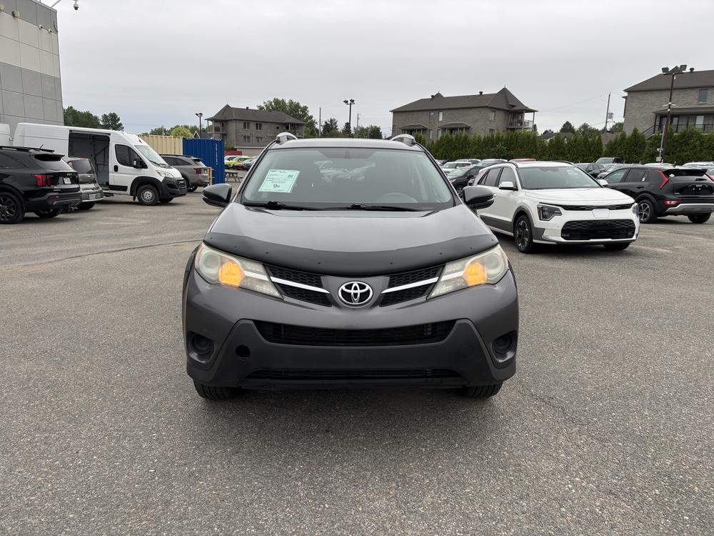 Toyota RAV4 LE 2015 d’occasion à vendre - 2