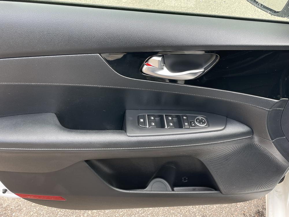 Kia Forte5 EX 2020 d’occasion à vendre - 12