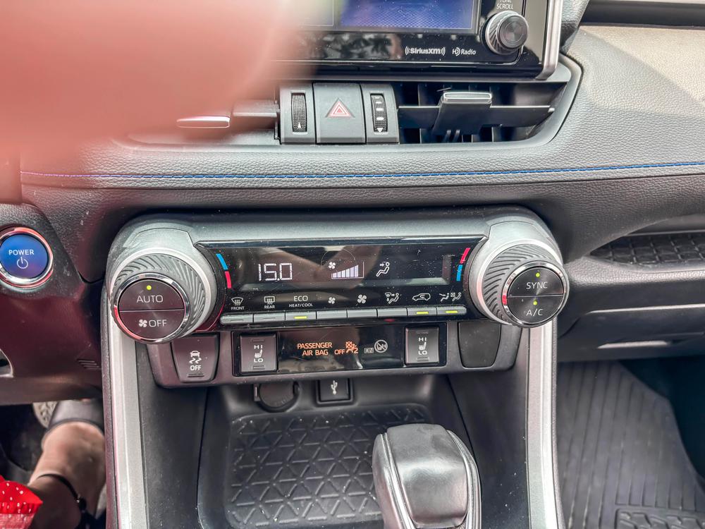 Toyota RAV4 XLE HYBRIDE 2021 d’occasion à vendre - 26