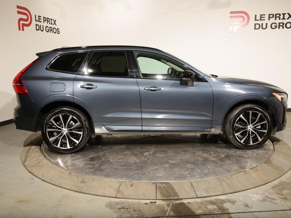 Volvo XC60 B5 PLUS AWD // DARK THEME 2024 d’occasion à vendre - 2