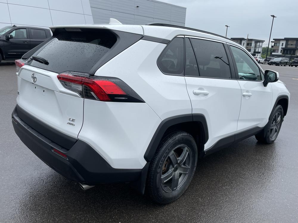 Toyota RAV4 LE 2020 d’occasion à vendre - 8
