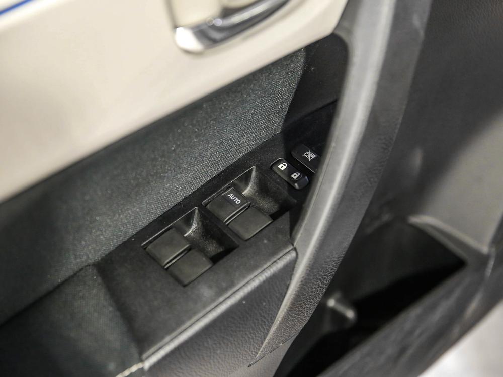 Toyota Corolla LE 2014 d’occasion à vendre - 14