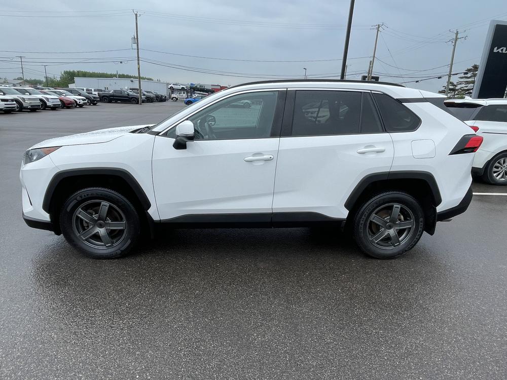 Toyota RAV4 LE 2020 d’occasion à vendre - 4