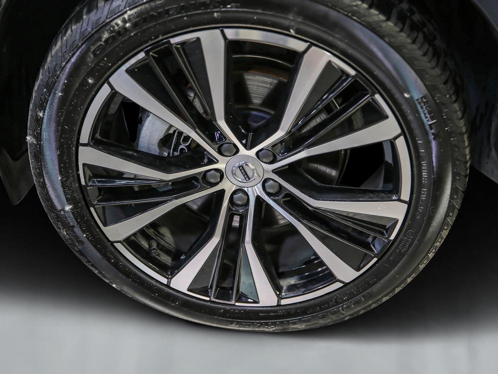 Volvo XC60 B5 PLUS AWD // DARK THEME 2024 d’occasion à vendre - 12