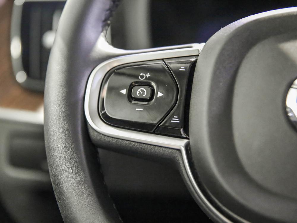 Volvo XC60 B5 PLUS AWD // DARK THEME 2024 d’occasion à vendre - 19