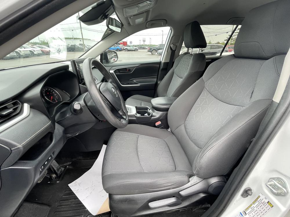 Toyota RAV4 LE 2020 d’occasion à vendre - 13