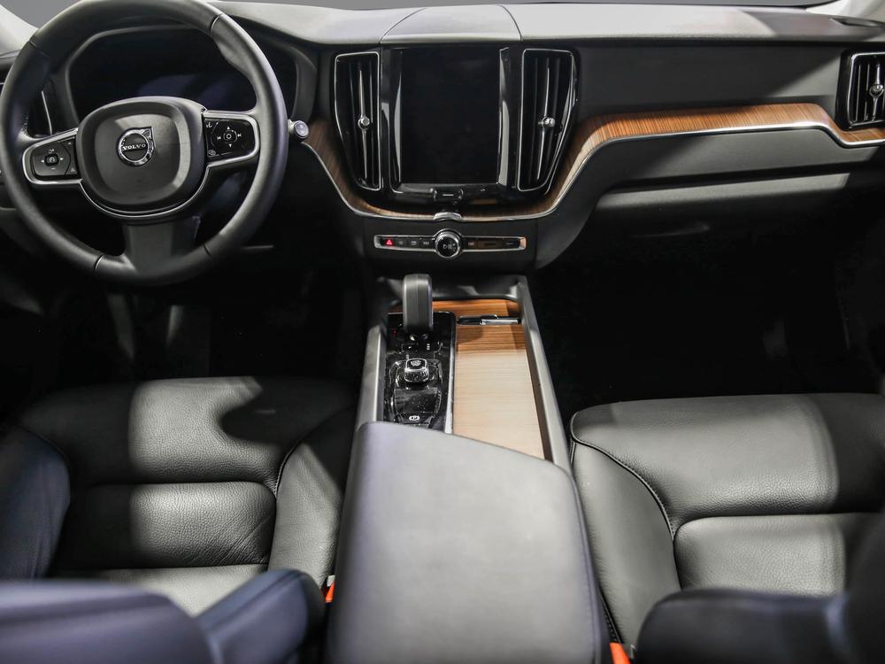 Volvo XC60 B5 PLUS AWD // DARK THEME 2024 d’occasion à vendre - 22