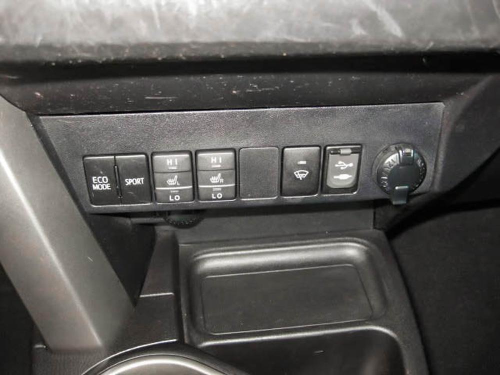 Toyota RAV4 LE 2018 d’occasion à vendre - 21