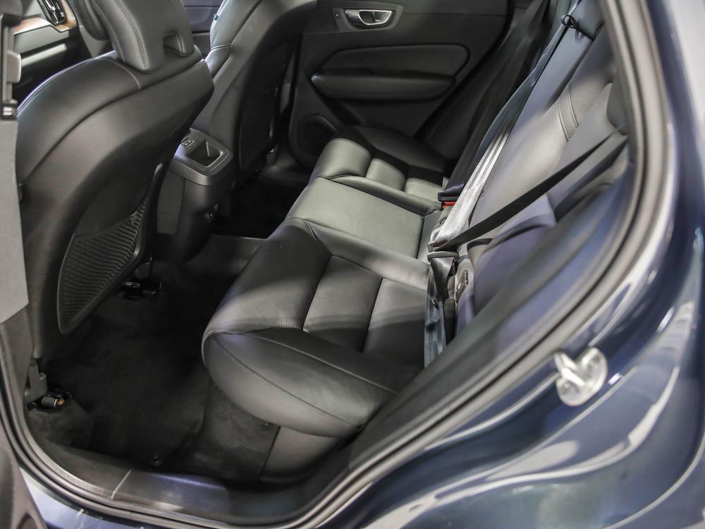 Volvo XC60 B5 PLUS AWD // DARK THEME 2024 d’occasion à vendre - 29