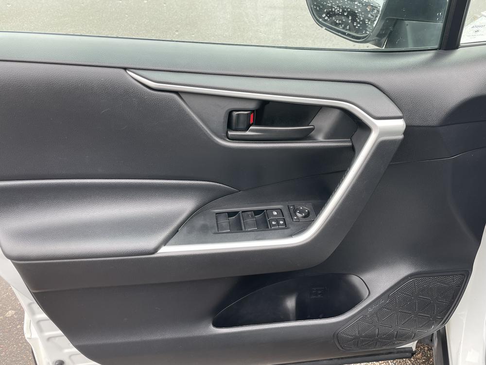 Toyota RAV4 LE 2020 d’occasion à vendre - 12