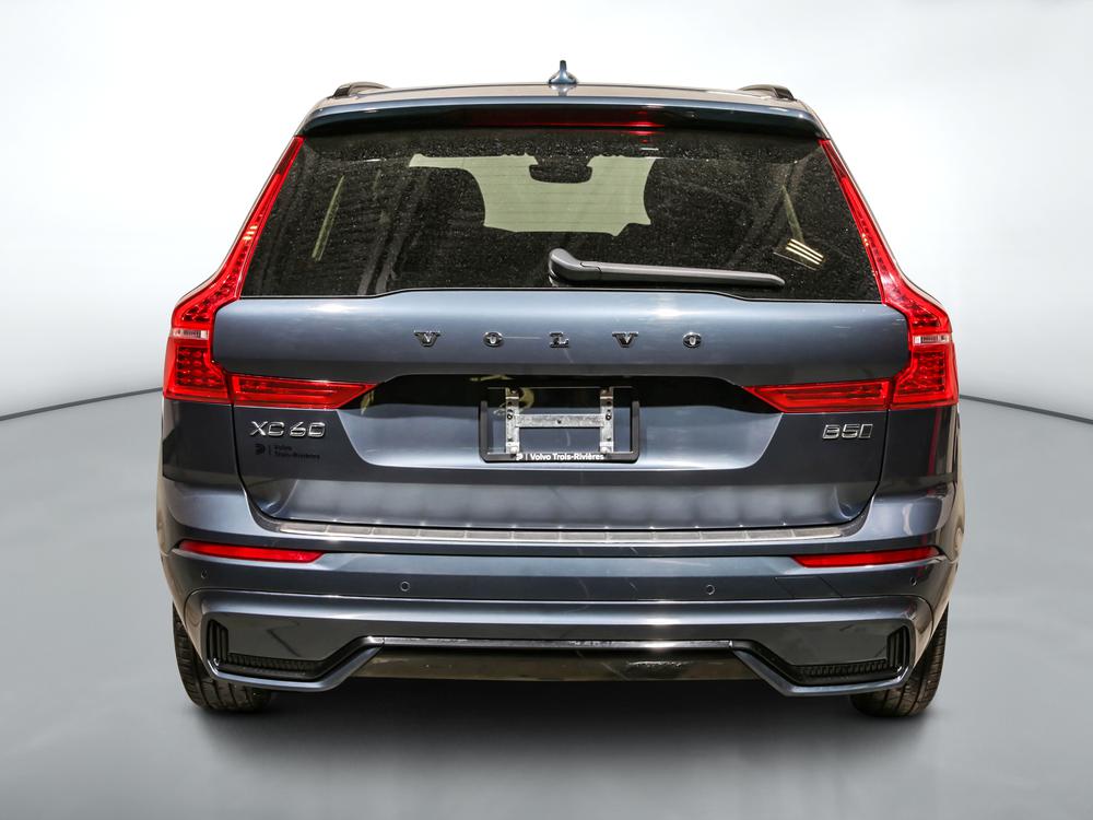 Volvo XC60 B5 PLUS AWD // DARK THEME 2024 d’occasion à vendre - 4