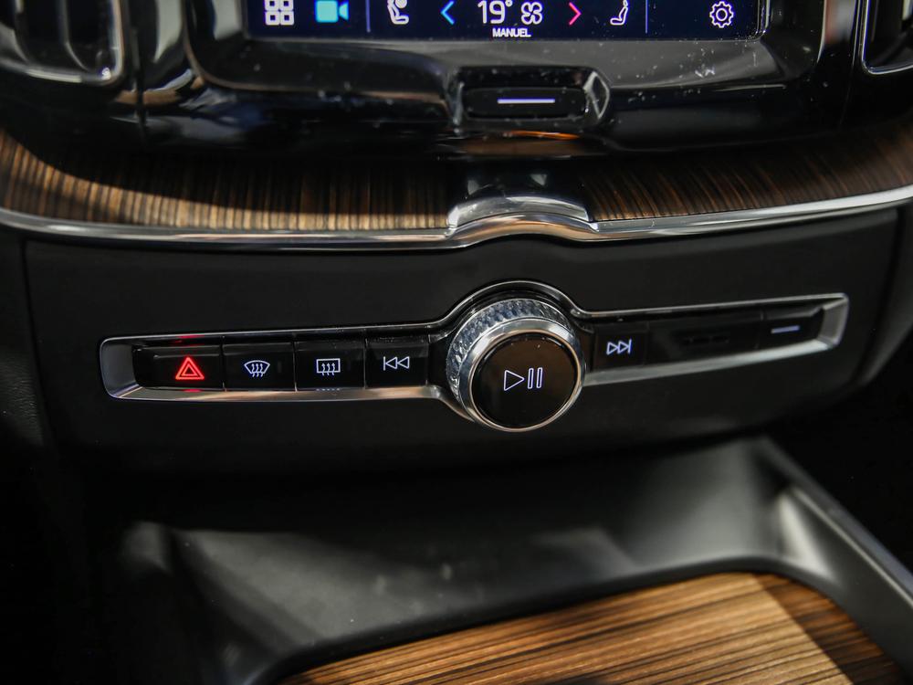 Volvo XC60 B5 PLUS AWD // DARK THEME 2024 d’occasion à vendre - 28